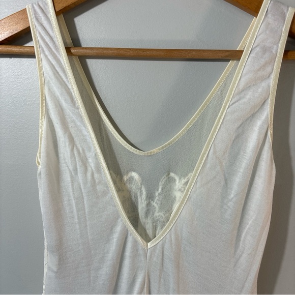 Vintage Victoria’s Secret 80s/early 90s ivory white nightgown with lace. Small - Picture 6 of 10